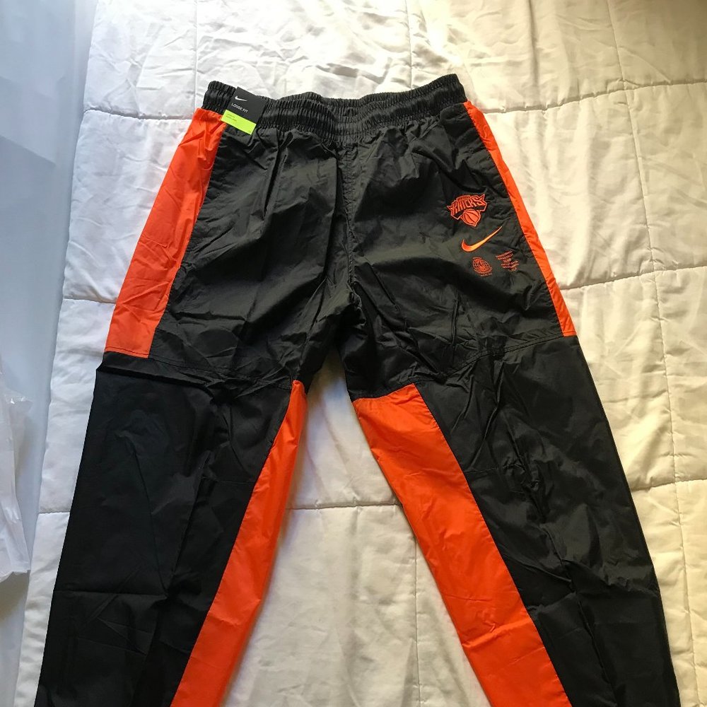NIKE New York Knicks Courtside Pants | Mens Large | Brand New